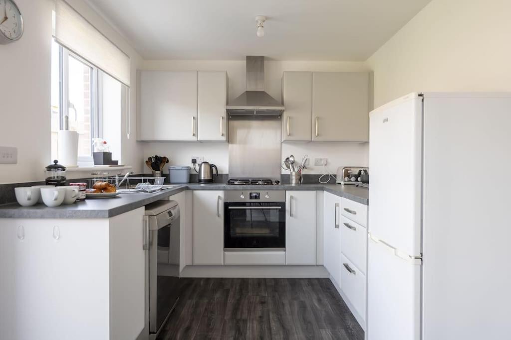 Cosy 3 Bed Near Beaches, Cardiff & Brecon Beacons Coity Esterno foto