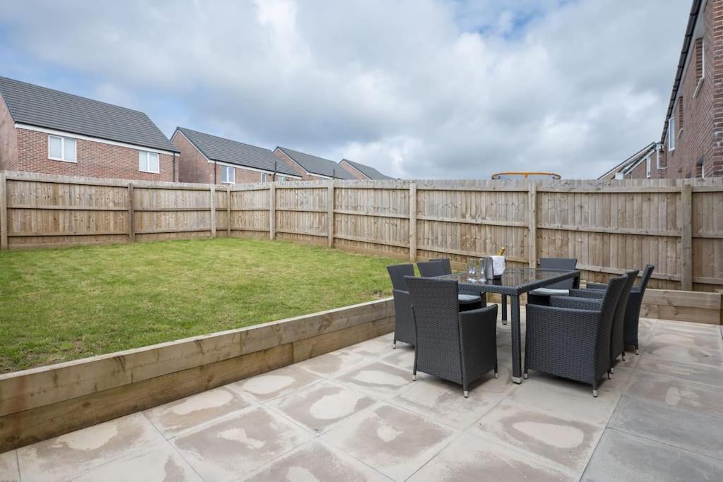 Cosy 3 Bed Near Beaches, Cardiff & Brecon Beacons Coity Esterno foto