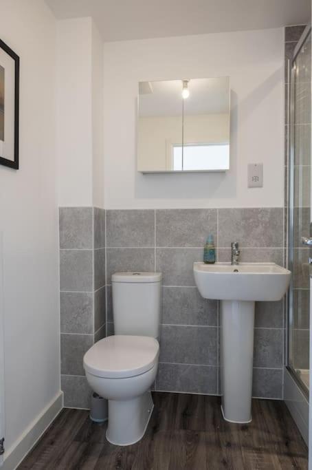 Cosy 3 Bed Near Beaches, Cardiff & Brecon Beacons Coity Esterno foto